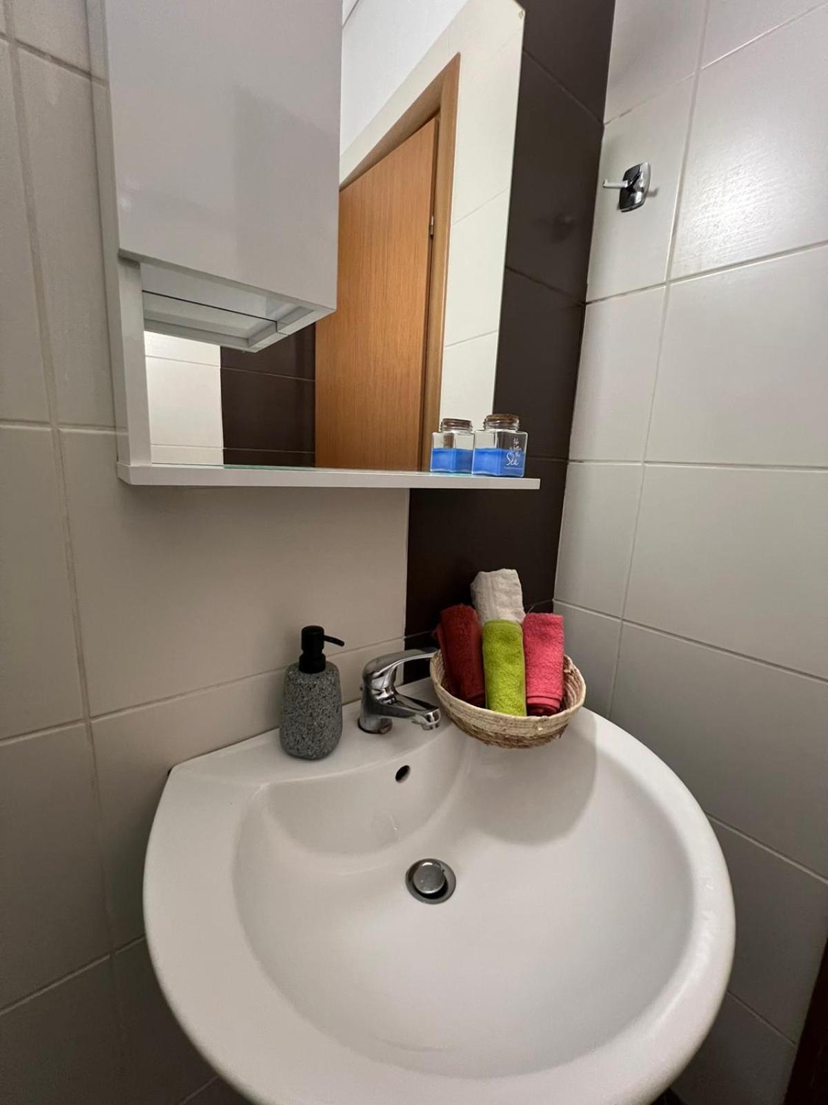 Cozy Apartment In The Heart Of أثينا المظهر الخارجي الصورة